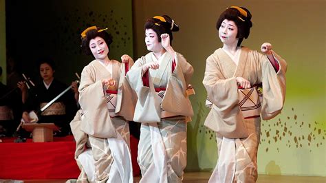 Geisha: Protectors of Japan’s Traditional Music and Dance | Nippon.com