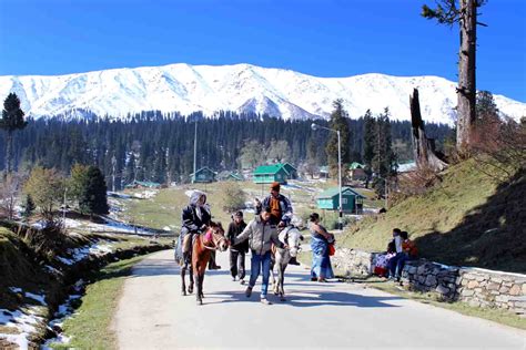 Places to Visit in Gulmarg, 6 Popular Tourist Attractions in Gulmarg - Treebo