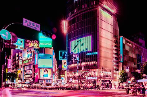 Neon Lights in Tokyo by Xavier Portela - ShockBlast