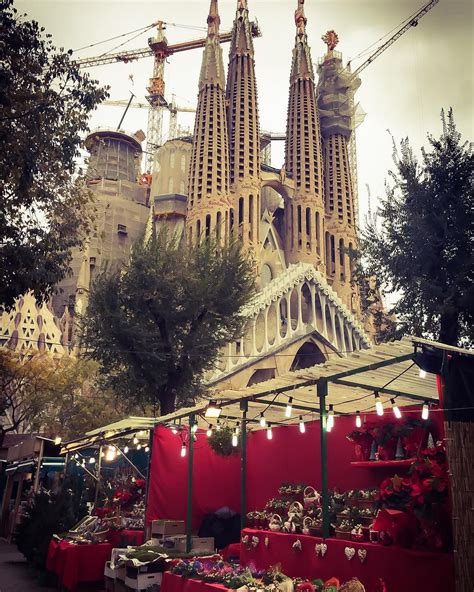 Christmas market @ La Sagrada Família - Barcelona | La sagrada familia ...