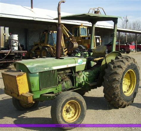 1975 John Deere 830 tractor in Winfield , KS | Item 4000 sold | Purple Wave