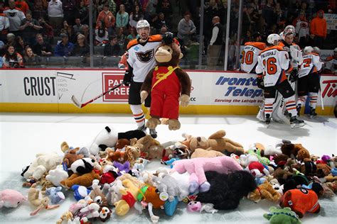 Phantoms Partner with Valley Youth House for Teddy Bear Toss - Lehigh Valley Phantoms