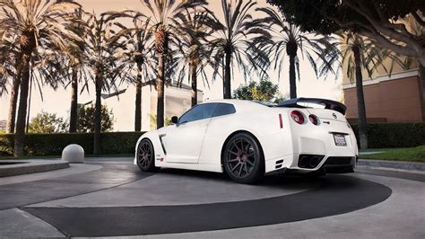 Nissan skyline gtr r35 car white wallpaper 1920x1080 438110