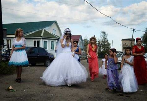 Traditional Gypsy Wedding in Russia (24 photos) | KLYKER.COM