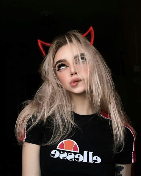 T-Shirts & Sweaters 2019-2020 | Beauty girl, Bad girl aesthetic, Aesthetic girl