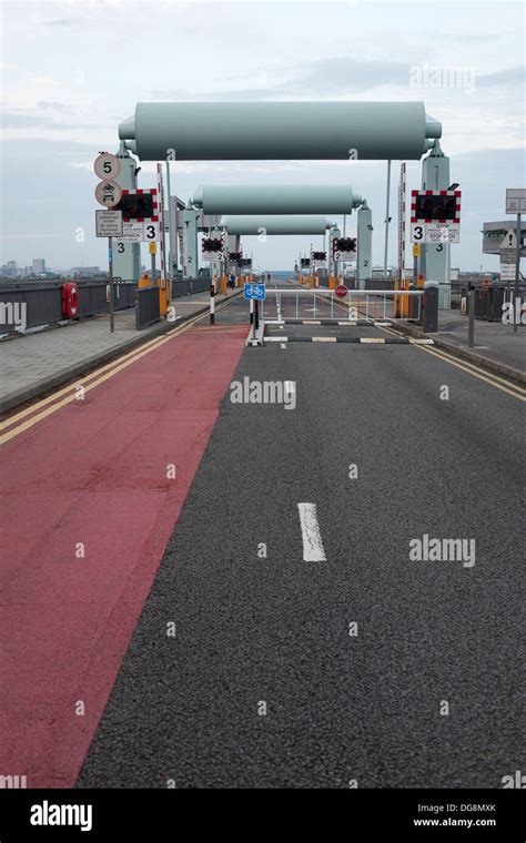 Cardiff Bay Barrage Stock Photo - Alamy