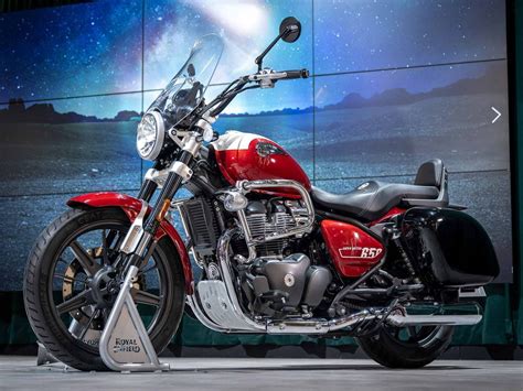 Royal Enfield Debuts Super Meteor Cruiser for 2023 | Motorcycle Cruiser