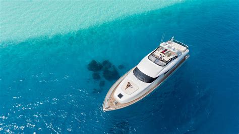 parti Intravedere Maestro yacht maldives di legno Grinta Montgomery