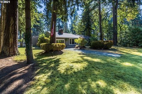 Lake Oswego, OR Real Estate - Lake Oswego Homes for Sale | realtor.com®