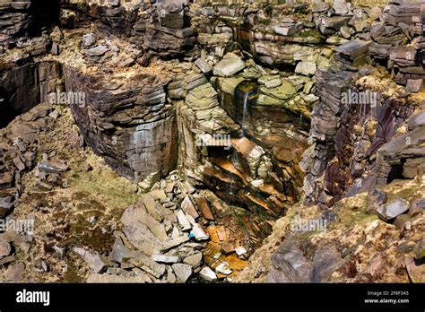 A view of Kinder Downfall, Kinder Scout, Peak District National Park, Derbyshire, UK Stock Photo ...