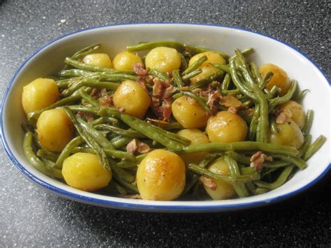 Food Lust People Love: Green Beans with Baby New Potatoes