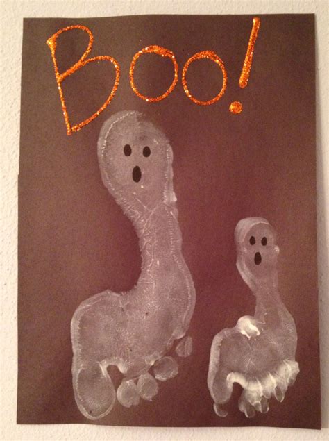 Footprint Ghost Craft - Halloween Craft - Preschool Craft - Mommy and Me Craft | Halloween ...