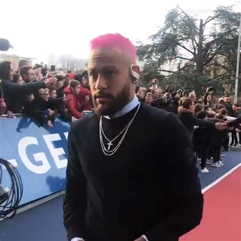 Neymar's Got Pink Hair 📸 - Flipboard