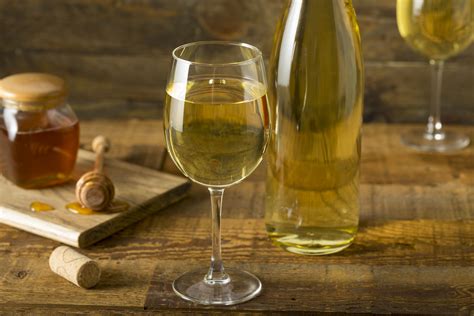 Why Honey Wine—or Mead—Might Be the Better-for-You Beverage Option