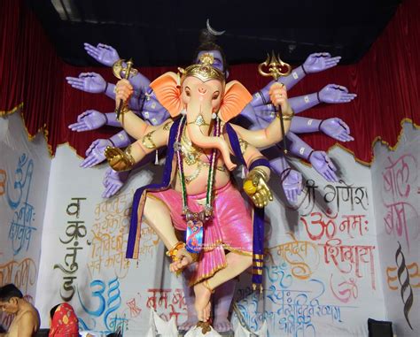 Mumbai Cha Ganpati: Mumbai Cha Maharaja