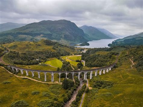 How to Visit Glenfinnan Viaduct and See the Harry Potter Train - Kitti Around the World