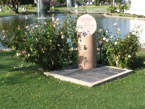 Hattie McDaniel Grave at Hollywood Forever Cemetery | Student Handouts