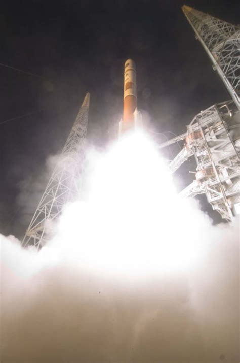 Spaceflight Now | Delta Launch Report | Delta 4 rocket launches on ...