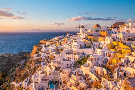 20+ AMAZING Hotels in Oia, Santorini ️ for Every Budget!