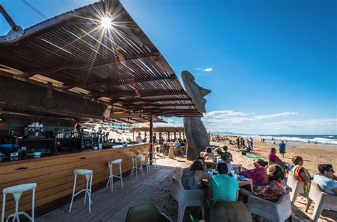 Los 7 chiringuitos de playa en España que sí o sí debes... | Chiringuitos, Playas españa ...