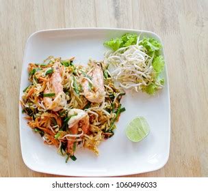 Pad Thai Thai Street Food Stock Photo 1060496033 | Shutterstock