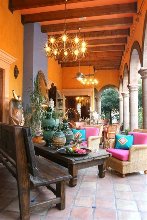 Spanish Style Interior Decorating Tips from the Pros | SPAZIO LA ...