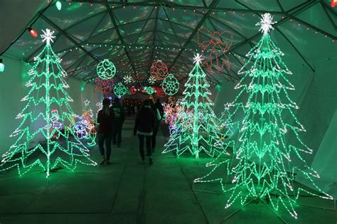 Walk Through the Lights + Santa Visits Return to Gull Meadow Farms in ...