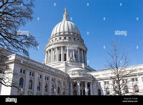 Dome of the Wisconsin State capitol building in Madison, WI Stock Photo ...