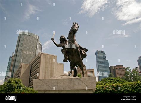 GABRIELA SILANG MONUMENT, MAKATI AVE, Manila, Philippines Stock Photo - Alamy