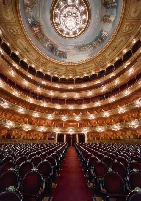 el Teatro Colon de adentro