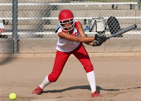 4 Ways A Wood Bat Can Improve Your Softball Game - Phoenix Bats