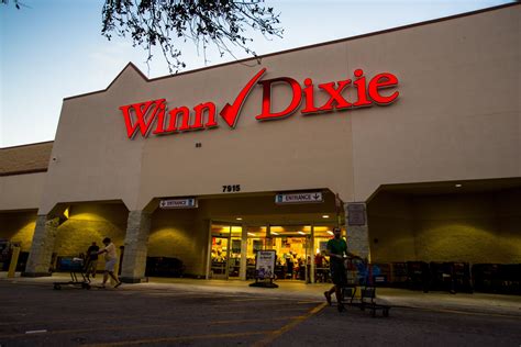 Winn-Dixie Owner Posts 16% Sales Decline Amid Store Closures - Bloomberg