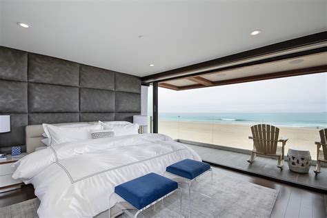 5 Beautiful Bedrooms with Ocean Views to Inspire Your Next Gateway