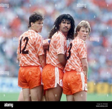 Van basten 1988 soviet hi-res stock photography and images - Alamy