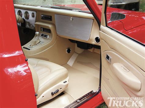 Design 55 of Chevrolet C10 1967 Interior | illuminationeu