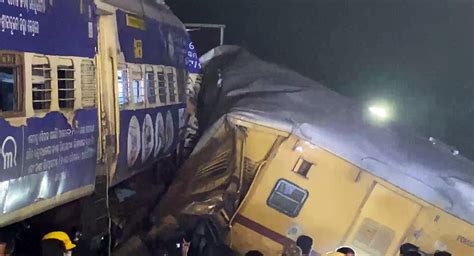 Death toll rises to 13 in Andhra train accident, rescue operations underway - Greater Kashmir