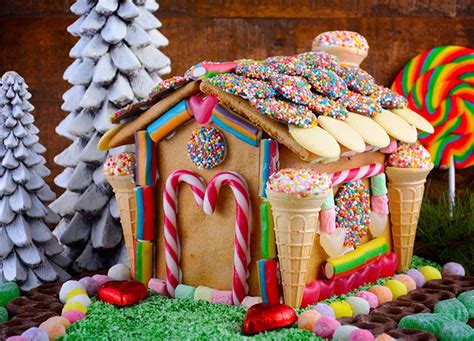 7 Amazing Gingerbread House Ideas to Create with Your Kids