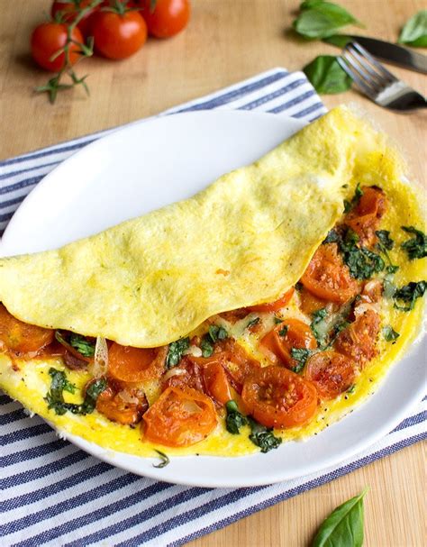 Omelette de tomate y albahaca - Rocío Suárez Eytel