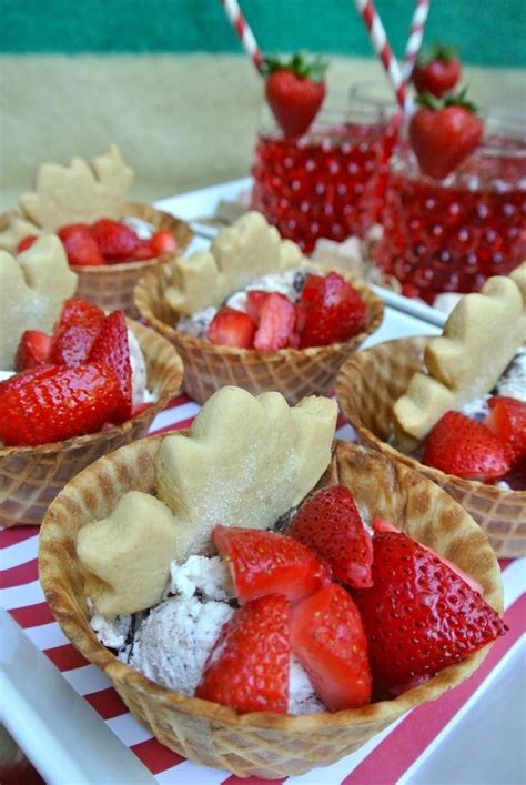 Chic Canadiana - Canada Day party, ice cream dish Canada day food, recipes and ideas | Canada ...