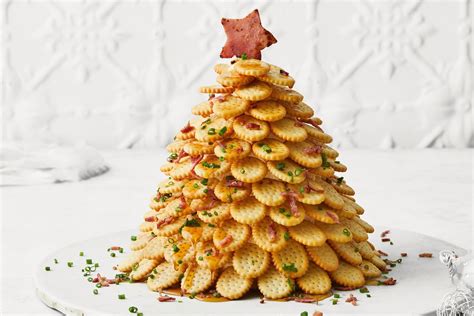 This Chicken Crimpy Christmas tree dip is the appetiser set to turn heads this festive season