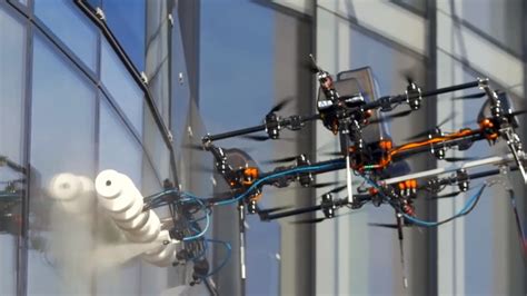 DRONE CLEANING WINDOWS - Priezor.com