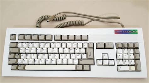 Amiga 4000 Keyboard for Commodore Amiga 4000(T), 3000(T) 2500 2000 ...