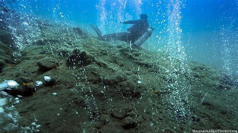 Hawaii Volcanoes - Photos, Stats & Descriptions from all main islands