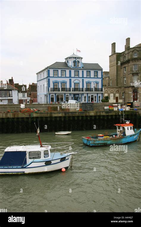 Harwich pier hotel Stock Photo - Alamy