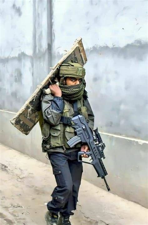 Indian army ghatak platoon soldier with a Tavor and ballistic shield ...