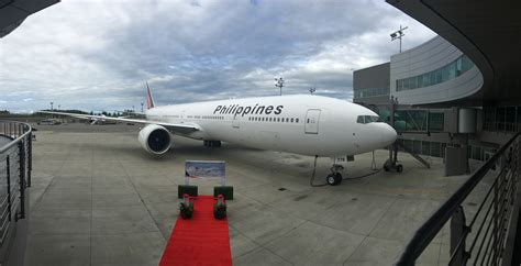 New PAL Boeing 777 arrives in Manila | Global News