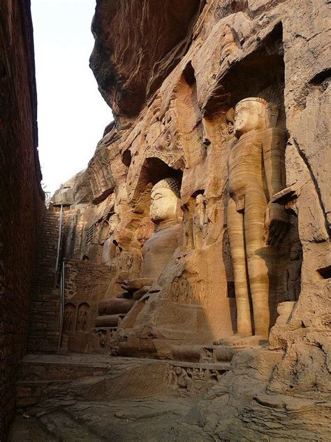 Jain Tirthankar statues | Travel art, Statue, Egypt