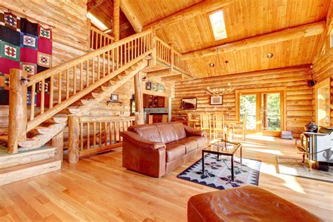 33 Stunning Log Home Designs (Photographs)
