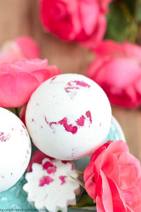 10 DIY Lush Bath Bombs To Feel Like You're In Heaven - Craftsonfire