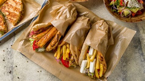 What's The Difference Between Gyros And Shawarmas?